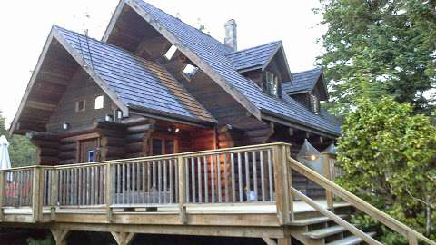 Secret Cove Treehouse Cottage and Suites